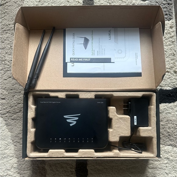 Luxul AC 1200 Router - Picture 3 of 3